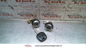 Used Door lock cylinder, right Toyota Yaris Verso (P2) 1.5 16V Price on request offered by Autodemontage M.J. Rutte B.V.