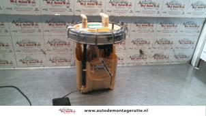 Used Electric fuel pump Peugeot 807 2.2 HDiF 16V Price on request offered by Autodemontage M.J. Rutte B.V.