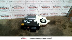 Used Door window motor Lancia Phedra 3.0 V6 24V Price on request offered by Autodemontage M.J. Rutte B.V.