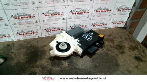 Used Door window motor Lancia Phedra 3.0 V6 24V Price on request offered by Autodemontage M.J. Rutte B.V.