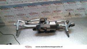 Usagé Moteur + mécanique essuie-glace Peugeot 1007 (KM) 1.6 GTI,Gentry 16V Prix sur demande proposé par Autodemontage M.J. Rutte B.V.