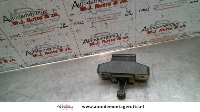 Rygiel tylnej klapy z Renault Scénic I (JA) 1.6 16V 2001