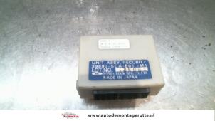 Gebrauchte Alarm Modul Honda CR-V (RD6/7/8) 2.0i 16V VTEC Preis auf Anfrage angeboten von Autodemontage M.J. Rutte B.V.