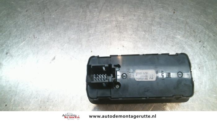 Multi-functional window switch from a Opel Signum (F48) 2.2 direct 16V 2003