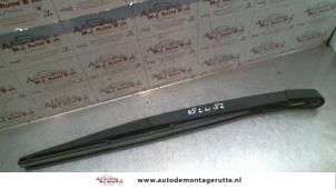Used Rear wiper arm Opel Signum (F48) 2.2 direct 16V Price on request offered by Autodemontage M.J. Rutte B.V.