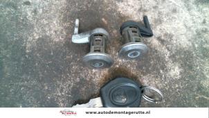 Used Door lock cylinder, left Peugeot 206 Price on request offered by Autodemontage M.J. Rutte B.V.