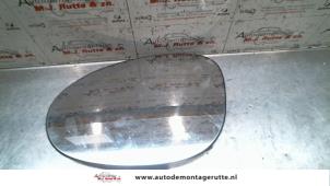 Used Mirror glass, left Renault Espace (JE) 3.0 V6 24V Grand Espace Price on request offered by Autodemontage M.J. Rutte B.V.