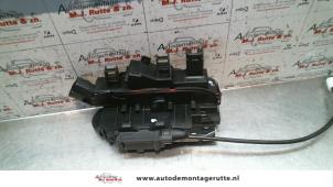 Used Door lock mechanism 4-door, front left Fiat Croma (194) 2.2 MPI 16V Price on request offered by Autodemontage M.J. Rutte B.V.