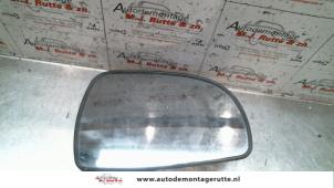 Used Mirror glass, right Hyundai Matrix 1.6 16V Price on request offered by Autodemontage M.J. Rutte B.V.