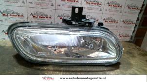 New Fog light, front right Peugeot 406 Price on request offered by Autodemontage M.J. Rutte B.V.