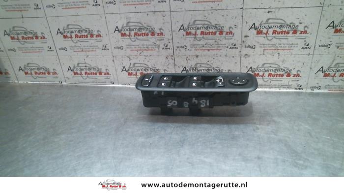 Usados Interruptor combinado de ventanillas Fiat Ulysse (179) 2.0 16V Precio de solicitud ofrecido por Autodemontage M.J. Rutte B.V.