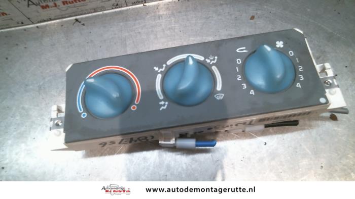 Heater control panel from a Renault Twingo (C06) 1.2 16V 2005