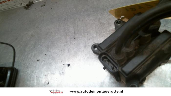 Zündspule van een Renault Twingo (C06) 1.2 16V 2005