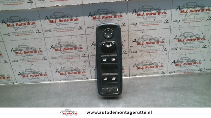 Usados Interruptor combinado de ventanillas Fiat Ulysse (179) 2.0 16V Precio de solicitud ofrecido por Autodemontage M.J. Rutte B.V.