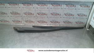 Used Rear wiper arm Renault Scénic I (JA) 1.6 16V Price on request offered by Autodemontage M.J. Rutte B.V.
