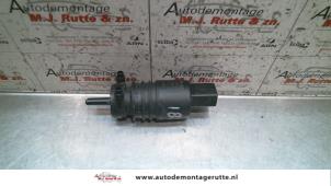 Used Windscreen washer pump Volkswagen Polo IV (9N1/2/3) 1.4 TDI 70 Price on request offered by Autodemontage M.J. Rutte B.V.