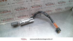 Usados Cerradura de contacto y llave Renault Twingo (C06) 1.2 16V Precio de solicitud ofrecido por Autodemontage M.J. Rutte B.V.