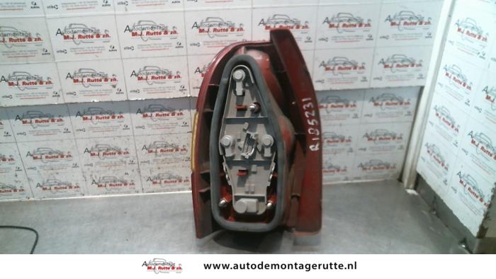 Taillight, right from a Fiat Palio Weekend (178D) 1.7 TD 70 1999
