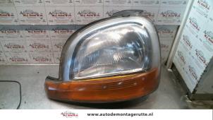 Used Headlight, left Renault Kangoo (KC) 1.9 D 55 Price on request offered by Autodemontage M.J. Rutte B.V.