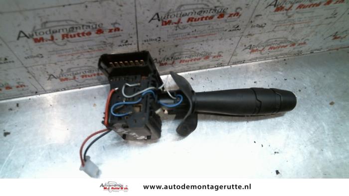 Indicator switch from a Renault Kangoo (KC) 1.5 dCi 65 2003