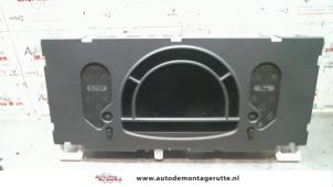 Usados Cuentakilómetros Renault Modus/Grand Modus (JP) 1.4 16V Precio de solicitud ofrecido por Autodemontage M.J. Rutte B.V.
