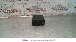 Used AIH headlight switch Peugeot 207/207+ (WA/WC/WM) 1.4 16V Price on request offered by Autodemontage M.J. Rutte B.V.