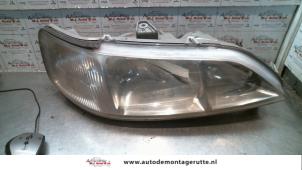 Used Headlight, right Honda Accord (CG) 1.6i 16V Price on request offered by Autodemontage M.J. Rutte B.V.