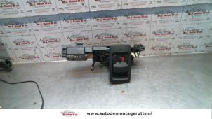 Used Sliding door handle, right Mercedes Vaneo (W414) 1.7 CDI 16V Price on request offered by Autodemontage M.J. Rutte B.V.