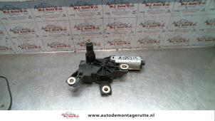 Used Rear wiper motor Mercedes Vaneo (W414) 1.7 CDI 16V Price on request offered by Autodemontage M.J. Rutte B.V.