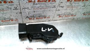Used Central locking motor Daihatsu Terios (J1) 1.3 16V 4x4 Price on request offered by Autodemontage M.J. Rutte B.V.