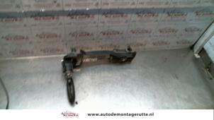 Used Door lock cylinder, left Peugeot 807 2.0 16V Price on request offered by Autodemontage M.J. Rutte B.V.