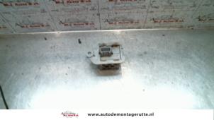 Used Cooling fan resistor Peugeot 807 2.0 16V Price on request offered by Autodemontage M.J. Rutte B.V.