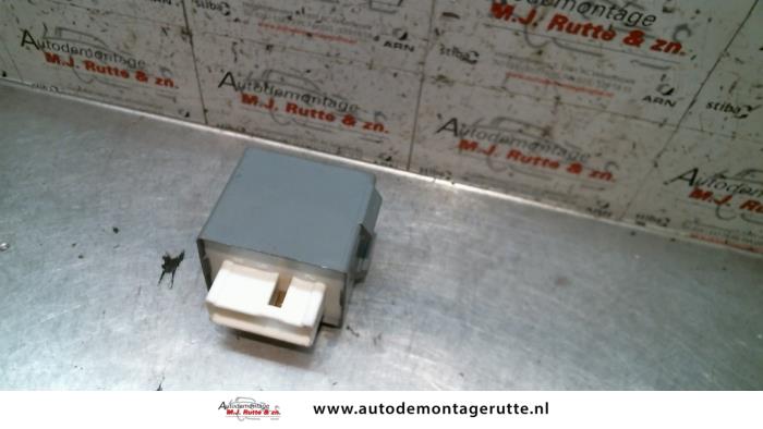 Używane Przekaznik Honda Civic (EJ/EK) 1.5i LS 16V Cena € 25,00 Procedura marży oferowane przez Autodemontage M.J. Rutte B.V.