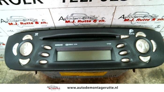 Nissan Almera Tino Radio's stock 