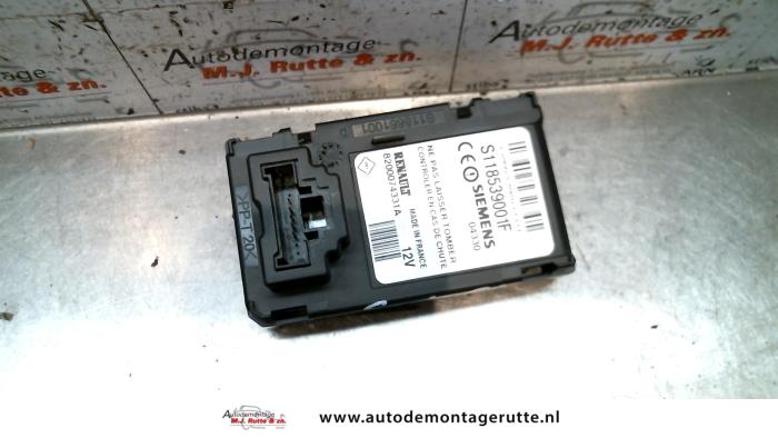 Lector de tarjetas Renault Megane II 2.0 16V Turbo - 8200074331A