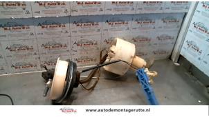Używane Elektryczna pompa paliwa Volkswagen Passat Variant (3B5) 1.8 20V Cena na żądanie oferowane przez Autodemontage M.J. Rutte B.V.