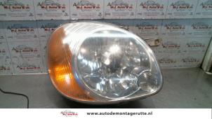 Used Headlight, right Hyundai Atos 1.0 12V Price on request offered by Autodemontage M.J. Rutte B.V.