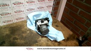 Używane Pompa ABS Opel Meriva 1.7 CDTI 16V Cena na żądanie oferowane przez Autodemontage M.J. Rutte B.V.