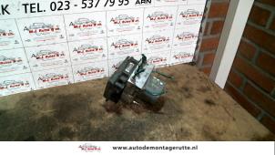 Używane Pompa ABS Opel Meriva 1.7 CDTI 16V Cena na żądanie oferowane przez Autodemontage M.J. Rutte B.V.