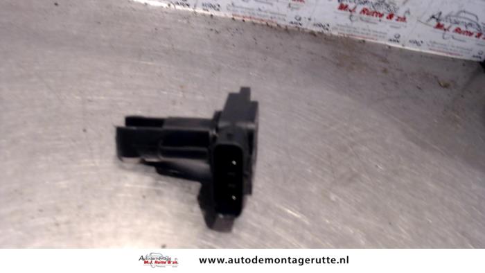 Gebrauchte Luftmengenmesser Toyota Yaris Verso (P2) 1.3 16V Preis auf Anfrage angeboten von Autodemontage M.J. Rutte B.V.