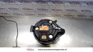 Usagé Ventilateur chauffage Audi A4 Avant Quattro (B6) 3.0 V6 30V Prix sur demande proposé par Autodemontage M.J. Rutte B.V.