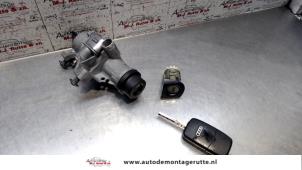 Used Ignition lock + key Audi A4 Avant Quattro (B6) 3.0 V6 30V Price on request offered by Autodemontage M.J. Rutte B.V.
