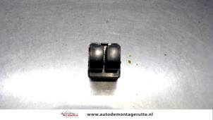 Used Multi-functional window switch Chevrolet Kalos (SF48) 1.2 Price on request offered by Autodemontage M.J. Rutte B.V.