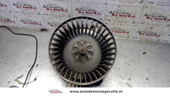 Heating and ventilation fan motor from a Honda Logo (GA33) 1.3 2000