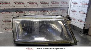 Used Headlight, right Saab 9-3 I (YS3D) 2.0t 16V Ecopower Price on request offered by Autodemontage M.J. Rutte B.V.