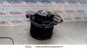 Gebrauchte Heizung Belüftungsmotor Renault Master III (FD/HD) 2.2 dCi 16V Preis auf Anfrage angeboten von Autodemontage M.J. Rutte B.V.