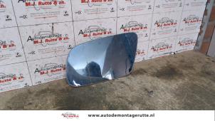 Used Mirror glass, left Audi A4 (B5) 1.8 20V Turbo Price on request offered by Autodemontage M.J. Rutte B.V.