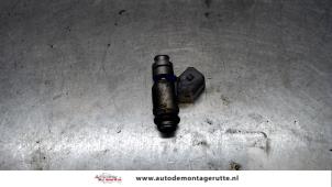 Gebrauchte Injektor (Benzineinspritzung) Fiat Punto II (188) 1.8 HGT 16V 3-Drs. Preis auf Anfrage angeboten von Autodemontage M.J. Rutte B.V.