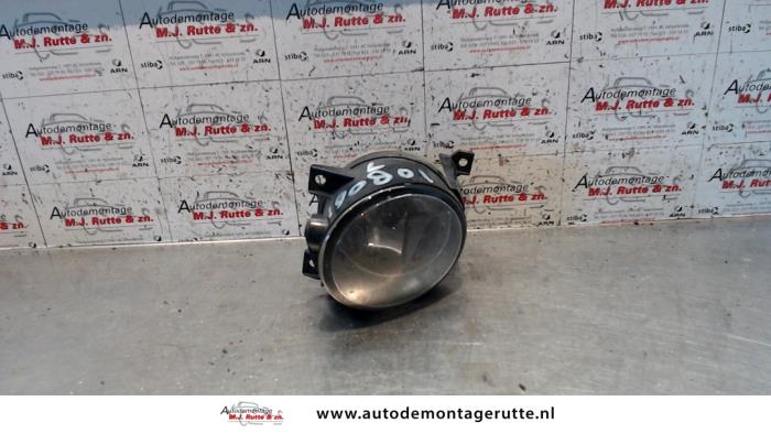 Fog light, front left from a Volkswagen Touran (1T1/T2) 1.9 TDI 105 Euro 3 2006