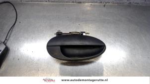 Used Front door handle 4-door, right Chevrolet Matiz 0.8 S,SE Price on request offered by Autodemontage M.J. Rutte B.V.